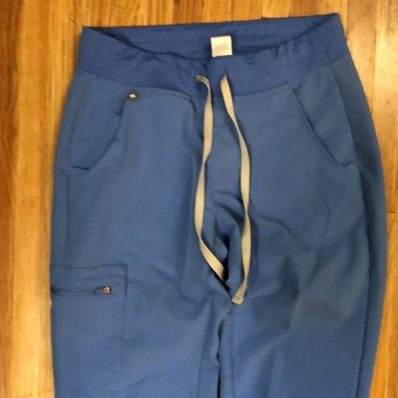 Figs light blue jogger scrub set size xs - Picture 6 of 10